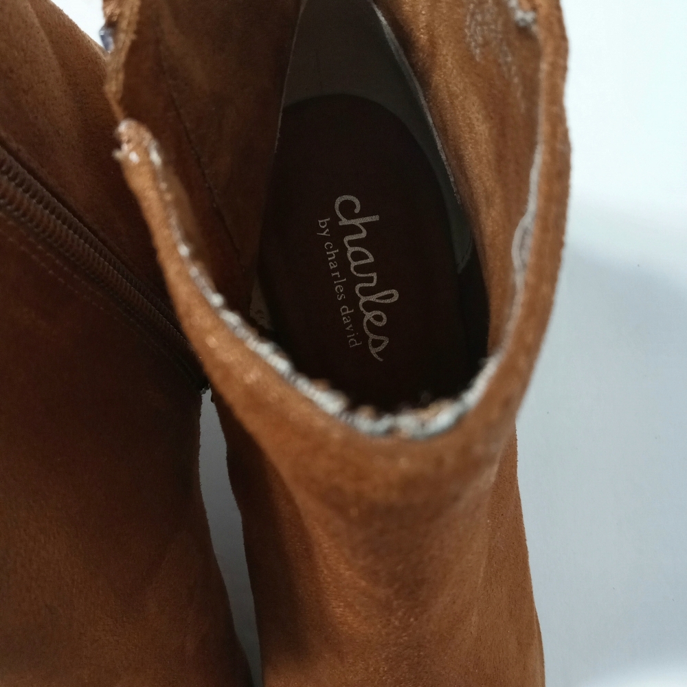 CHARLES by Charles David Womens Brown Carmel Faux Suede Ankle Boot Size 7 - Picture 9 of 13